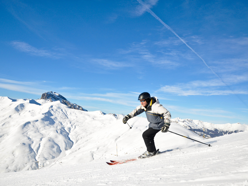 Great skiing. Skiing. Skiing Spotlight картинки. Skiing Holiday. Do Skiing.