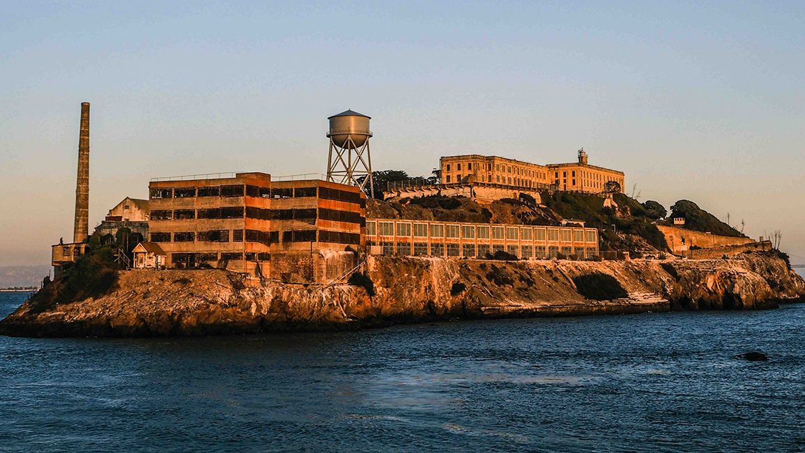alcatraz tours night or day better